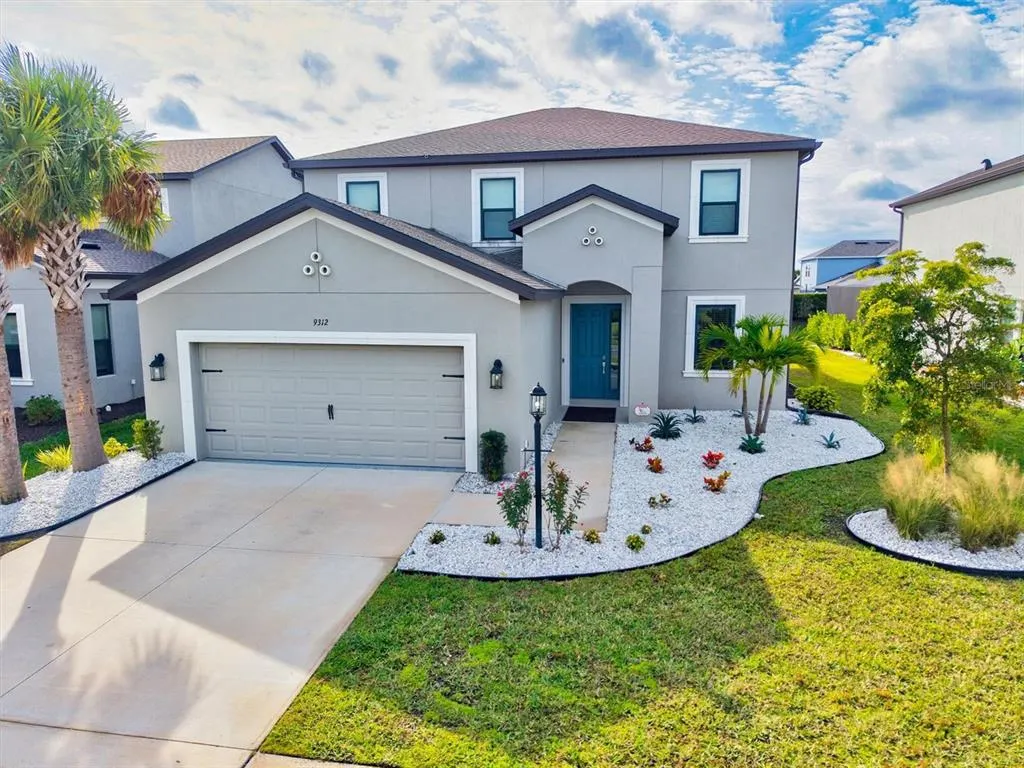 Spacious Family Home in Sarasota — 9312 Tequila Sunrise Drive, Sarasota, FL